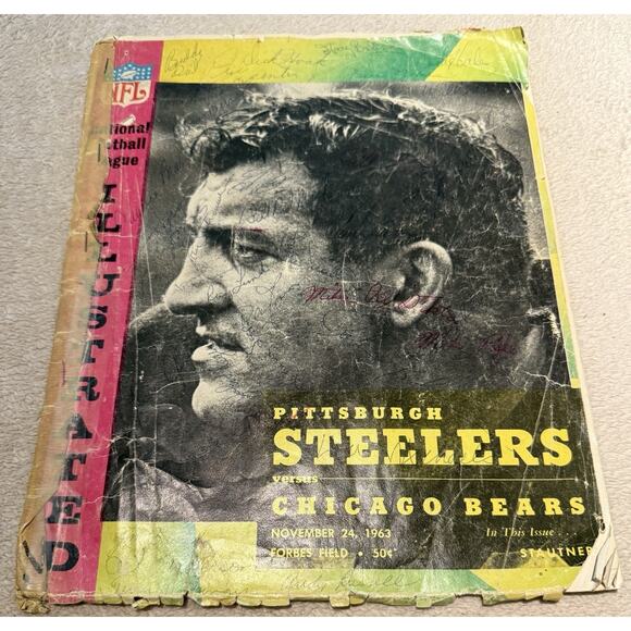 Signed!! NFL Illustrated - Bears vs Steelers 1963 - Ditka, Butkus, Wade, Hoak… - Picture 1 of 10